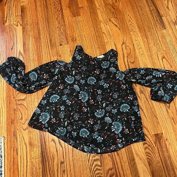 Lily White Tops - Cold shoulder blouse